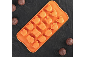 Форма силиконовая для конфет, льда Зверушки на планшетке
