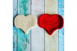 Вырубка для пряника со штампом Love is №3
